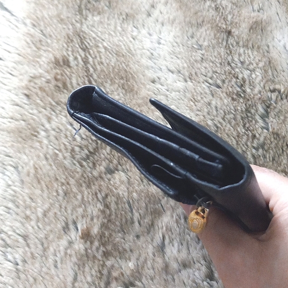 Oscar De La Renta wallet - Picture 10 of 17